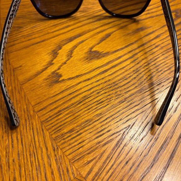 COACH SUNGLASSES WOMENS  HC8132 L109 BNWOT WITH CASE - Picture 9 of 9